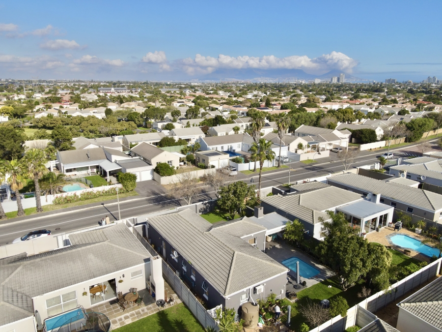 3 Bedroom Property for Sale in Sunningdale Western Cape
